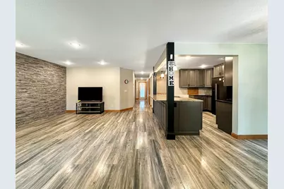 1024 5th Street SW, Willmar, MN 56201 - Photo 3