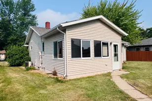 508 Kneale Ave S, Thief River Falls, MN 56701 - Photo 3