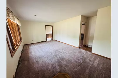 508 Kneale Avenue S, Thief River Falls, MN 56701 - Photo 5