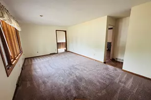 508 Kneale Ave S, Thief River Falls, MN 56701 - Photo 5