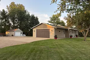 27366 260th St, Worthington, MN 56187 - Photo 1