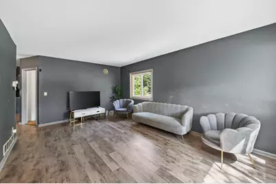995 Rose Avenue E, Saint Paul, MN 55106 - Photo 5