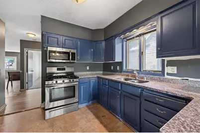 995 Rose Avenue E, Saint Paul, MN 55106 - Photo 13