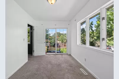 995 Rose Avenue E, Saint Paul, MN 55106 - Photo 23