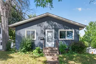 995 Rose Ave E, Saint Paul, MN 55106 - Photo 1