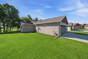 148 Highland Circle, Zumbrota, MN 55992 - Photo 3