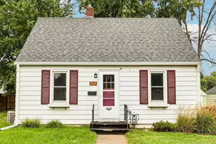 814 8th Ave SW, Faribault, MN 55021 - Photo 1
