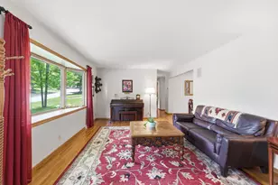 5356 Holiday Rd, Minnetonka, MN 55345 - Photo 5