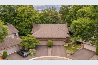 1106 Hollybrook Lane, Wayzata, MN 55391 - Photo 1
