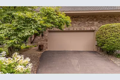 1106 Hollybrook Road, Wayzata, MN 55391 - Photo 15