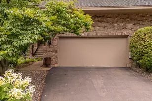 1106 Hollybrook Rd, Wayzata, MN 55391 - Photo 15