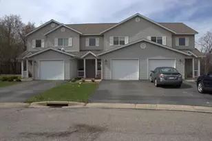 1685 33rd Cir S, Saint Cloud, MN 56301 - Photo 1