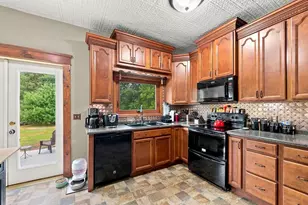 401 River Bluff Ave, Sandstone, MN 55072 - Photo 9