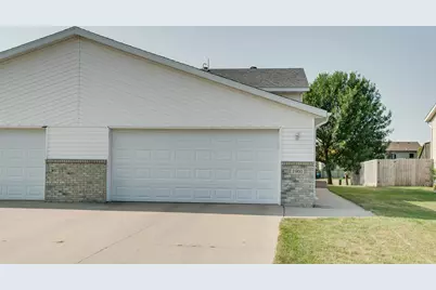 1901 41st Avenue S, Moorhead, MN 56560 - Photo 3