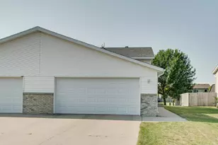 1901 41st Ave S, Moorhead, MN 56560 - Photo 3