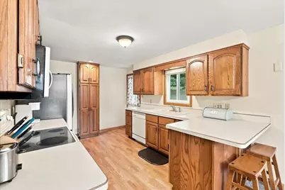 942 Morgan Road, River Falls, WI 54022 - Photo 11