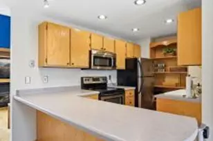 3062 Lake Shore Dr, Minneapolis, MN 55416 - Photo 19