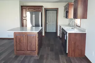 109 Weeping Willow Cir, Waite Park, MN 56387 - Photo 5