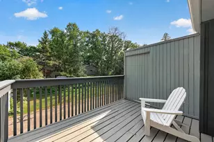 408-410 Cardigan Rd, Shoreview, MN 55126 - Photo 9