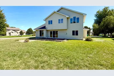 10049 Butternut Court N, Brooklyn Park, MN 55443 - Photo 23