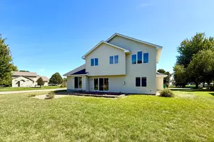 10049 Butternut Ct N, Brooklyn Park, MN 55443 - Photo 23