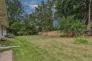 2085 Rosewood Ln S, Roseville, MN 55113 - Photo 27