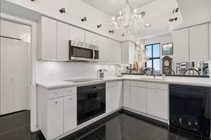 1235 Yale Pl, Minneapolis, MN 55403 - Photo 27