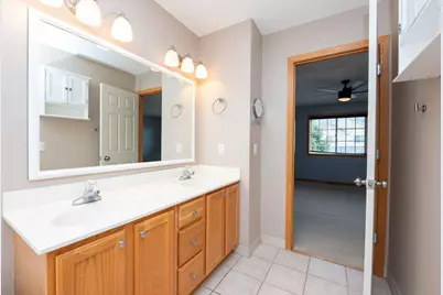 8663 Quarry Ridge Lane #F, Woodbury, MN 55125 - Photo 11