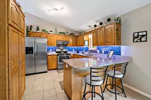 842 Sterling St S, Maplewood, MN 55119 - Photo 9