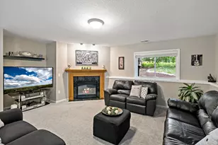 842 Sterling St S, Maplewood, MN 55119 - Photo 29