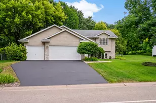 842 Sterling St S, Maplewood, MN 55119 - Photo 1