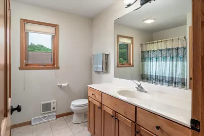 240 Red Apple Drive, La Crescent, MN 55947 - Photo 7