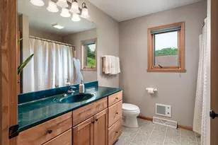 240 Red Apple Dr, La Crescent, MN 55947 - Photo 13