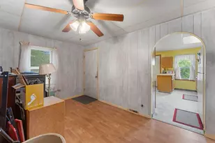 695 N Oak Dr, Vadnais Heights, MN 55127 - Photo 9