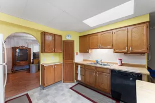695 N Oak Dr, Vadnais Heights, MN 55127 - Photo 7