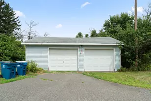 695 N Oak Dr, Vadnais Heights, MN 55127 - Photo 25