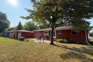 1614 19th St NW, East Grand Forks, MN 56721 - Photo 3