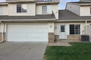 815 Ferdinand Dr, Shakopee, MN 55379 - Photo 1