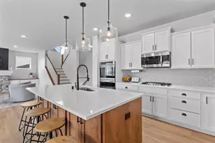 20391 Greengate Ct, Lakeville, MN 55044 - Photo 13
