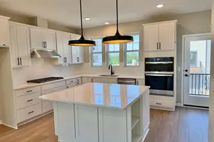 851 Sweetwater Dr, Saint Paul, MN 55116 - Photo 9