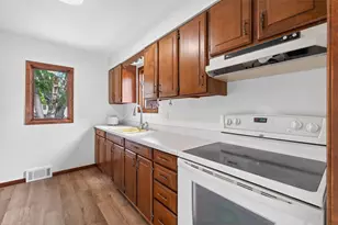 2300 Brookview Dr, Brooklyn Center, MN 55430 - Photo 7