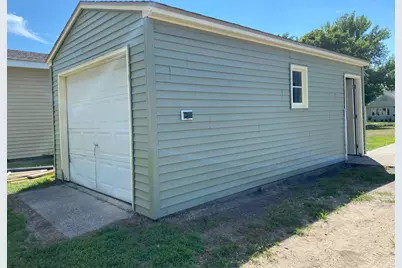 810 N 6th Street, Montevideo, MN 56265 - Photo 9