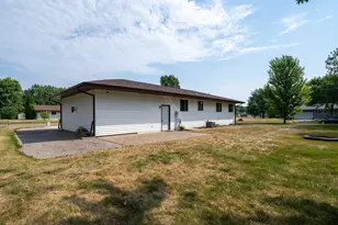 806 Callaway St E, Saint Joseph, MN 56374 - Photo 5