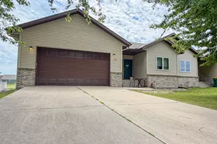 712 W Main St, Arlington, MN 55307 - Photo 1