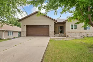 712 W Main St, Arlington, MN 55307 - Photo 3