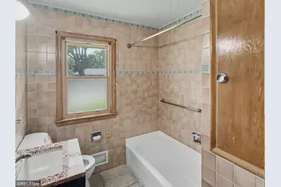 3912 61st Avenue N, Brooklyn Center, MN 55429 - Photo 9