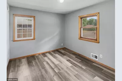 3912 61st Avenue N, Brooklyn Center, MN 55429 - Photo 7