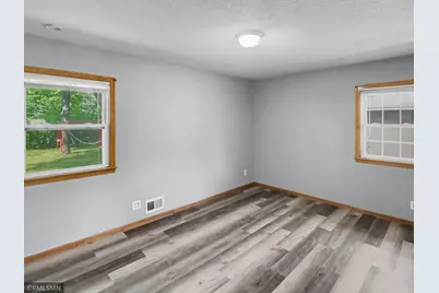 3912 61st Avenue N, Brooklyn Center, MN 55429 - Photo 5