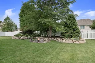 1300 26th St SW, Austin, MN 55912 - Photo 7