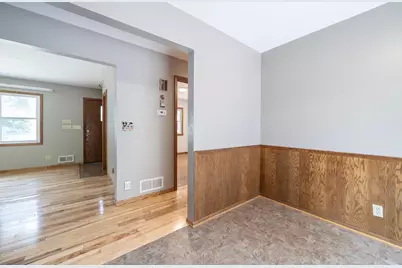 602 Moundsview Avenue, Roseville, MN 55113 - Photo 5